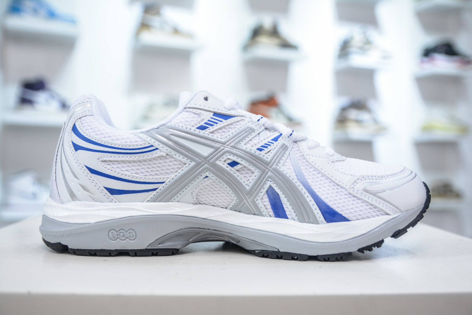 Asics Gel-Sekiran 亚瑟士 时尚舒适复古休闲运动跑步鞋 1203A711-100