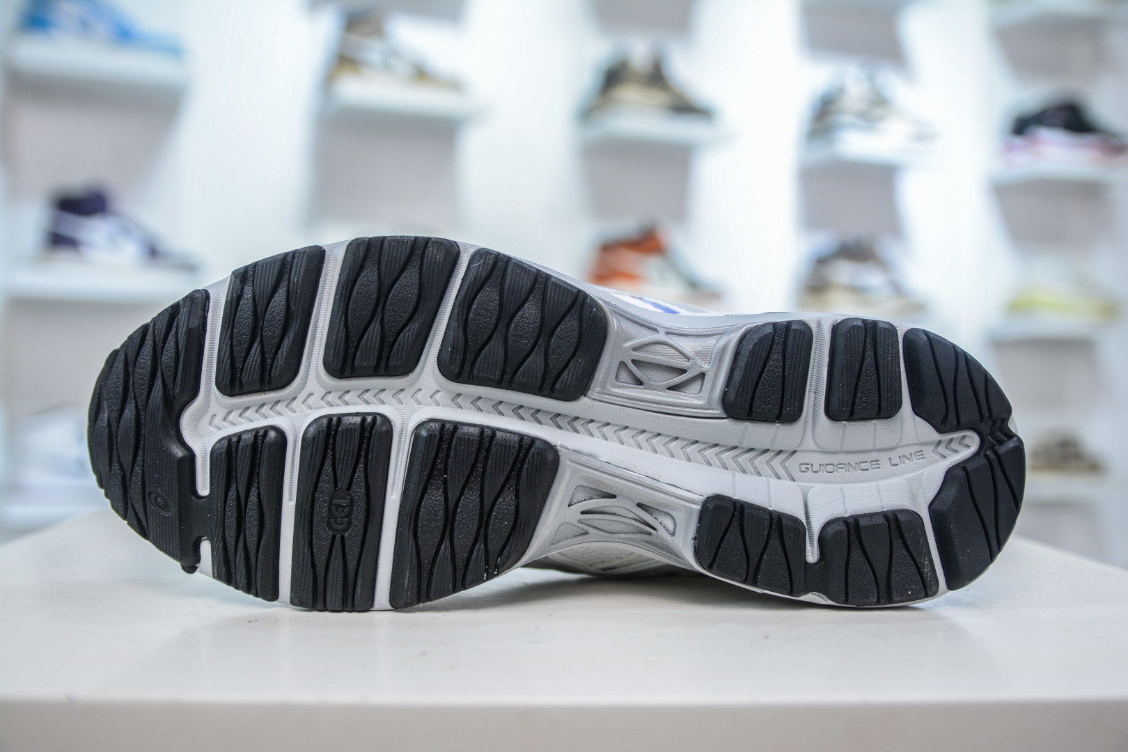 Asics Gel-Sekiran 亚瑟士 时尚舒适复古休闲运动跑步鞋 1203A711-100