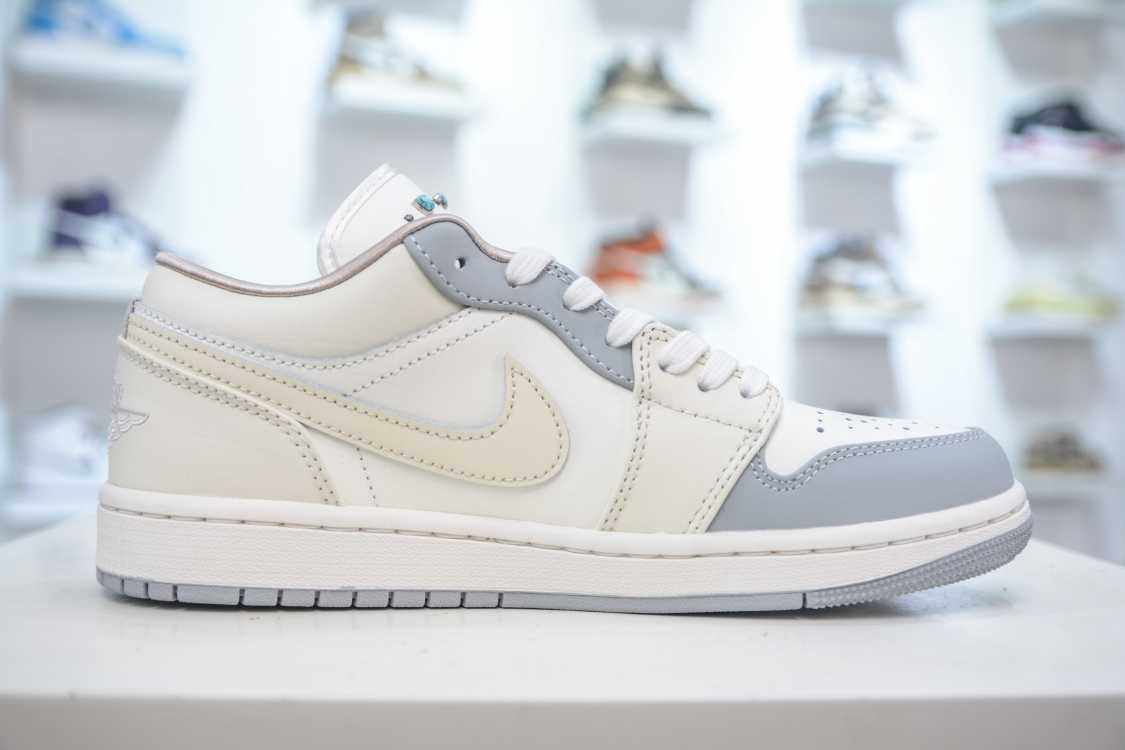 DT纯原 Air Jordan AJ1 Low 低帮 白灰闪钻 IH7323-100