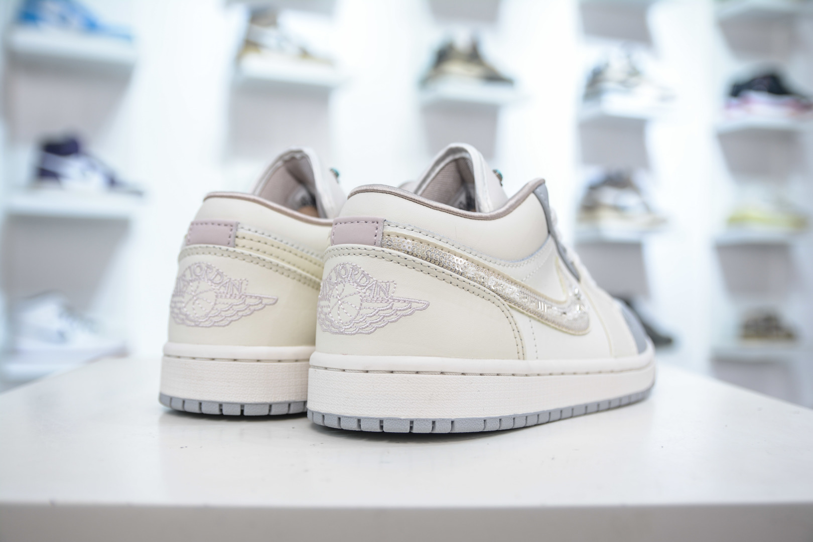 DT纯原 Air Jordan AJ1 Low 低帮 白灰闪钻 IH7323-100
