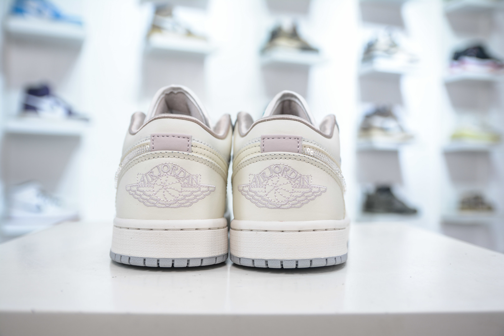 DT纯原 Air Jordan AJ1 Low 低帮 白灰闪钻 IH7323-100