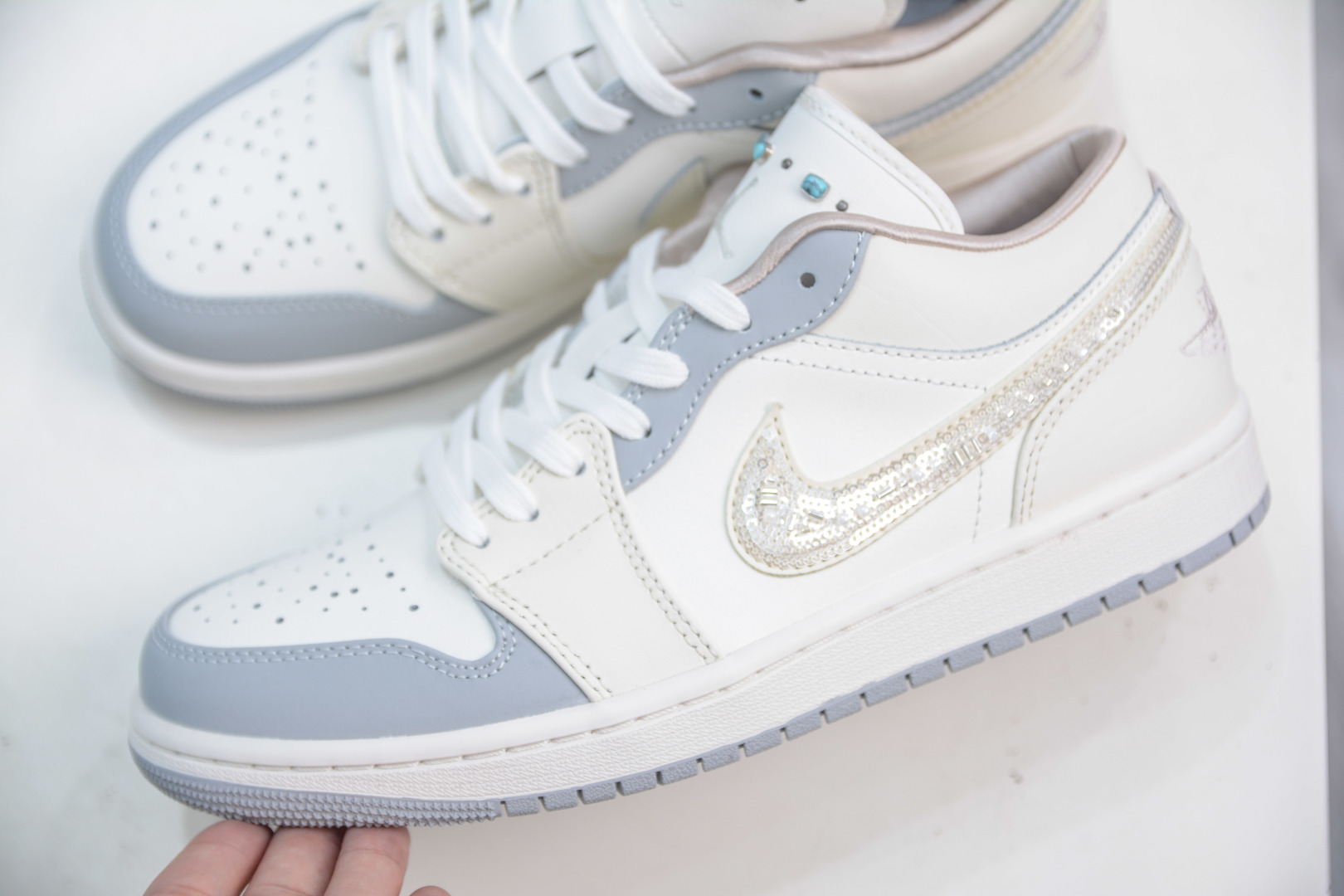 DT纯原 Air Jordan AJ1 Low 低帮 白灰闪钻 IH7323-100