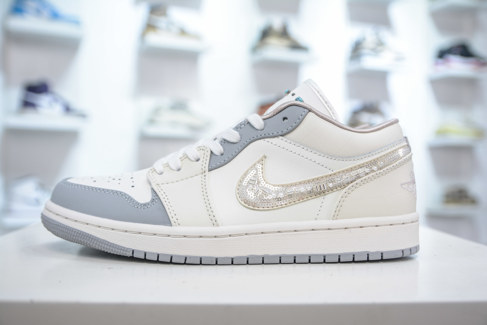 DT纯原 Air Jordan AJ1 Low 低帮 白灰闪钻 IH7323-100