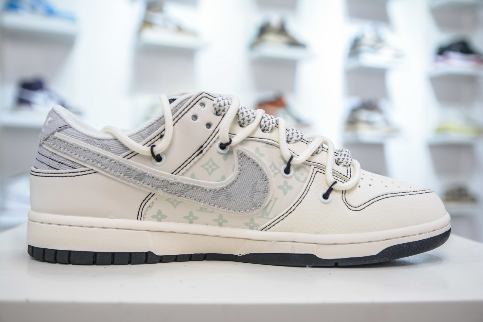 Nike SB Dunk Low x Louis VuittLV联名-白灰布勾绑带 YX5066-379