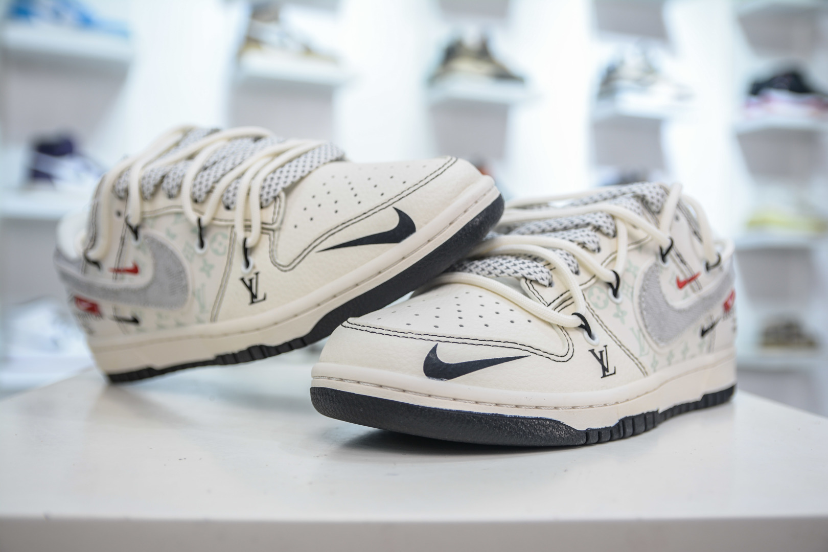 Nike SB Dunk Low x Louis VuittLV联名-白灰布勾绑带 YX5066-379