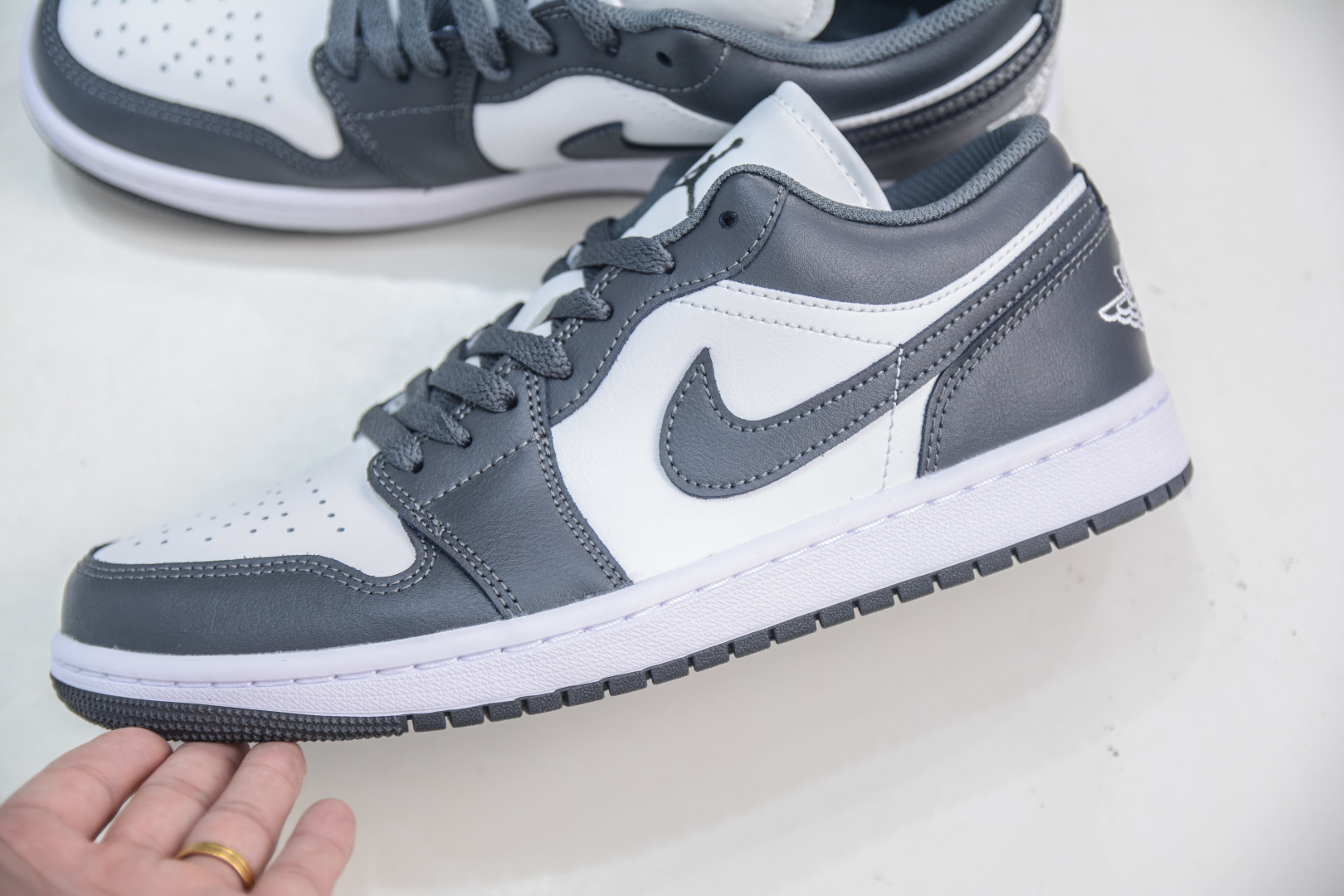 DT纯原 Air Jordan AJ1 Low 低帮 深灰白 553558-044