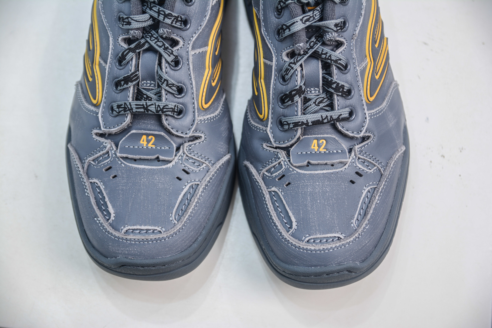 Balenciaga Hamptons Worn-Out Sneakers Round Toe Lace-Up Low-Top Shoes 9 cmp i1753107591274 6911 0 8