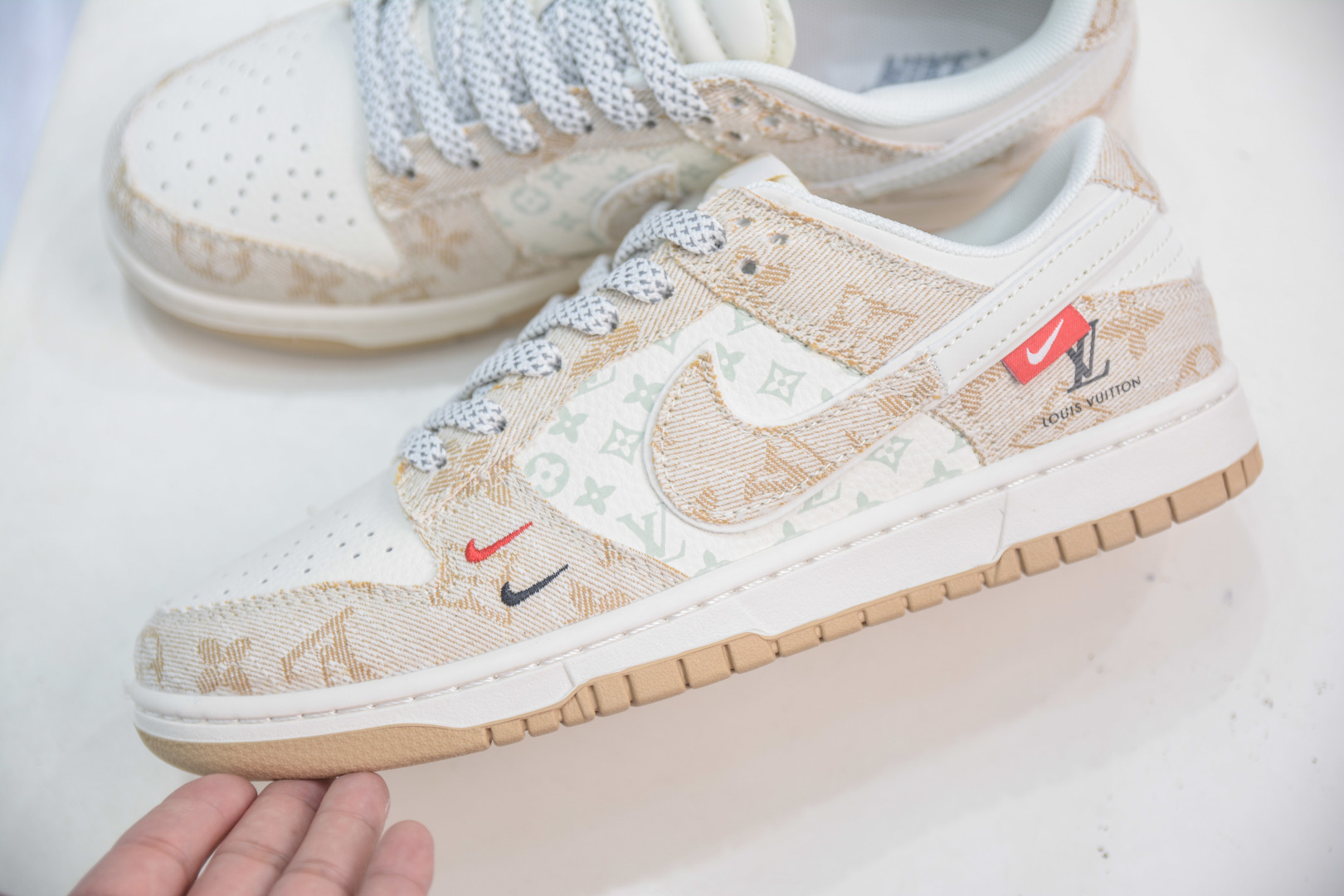 Nike SB Dunk Low x Louis Vuitton White Yellow Denim Shoes 7 cmp i1753199419679 2053 0 6