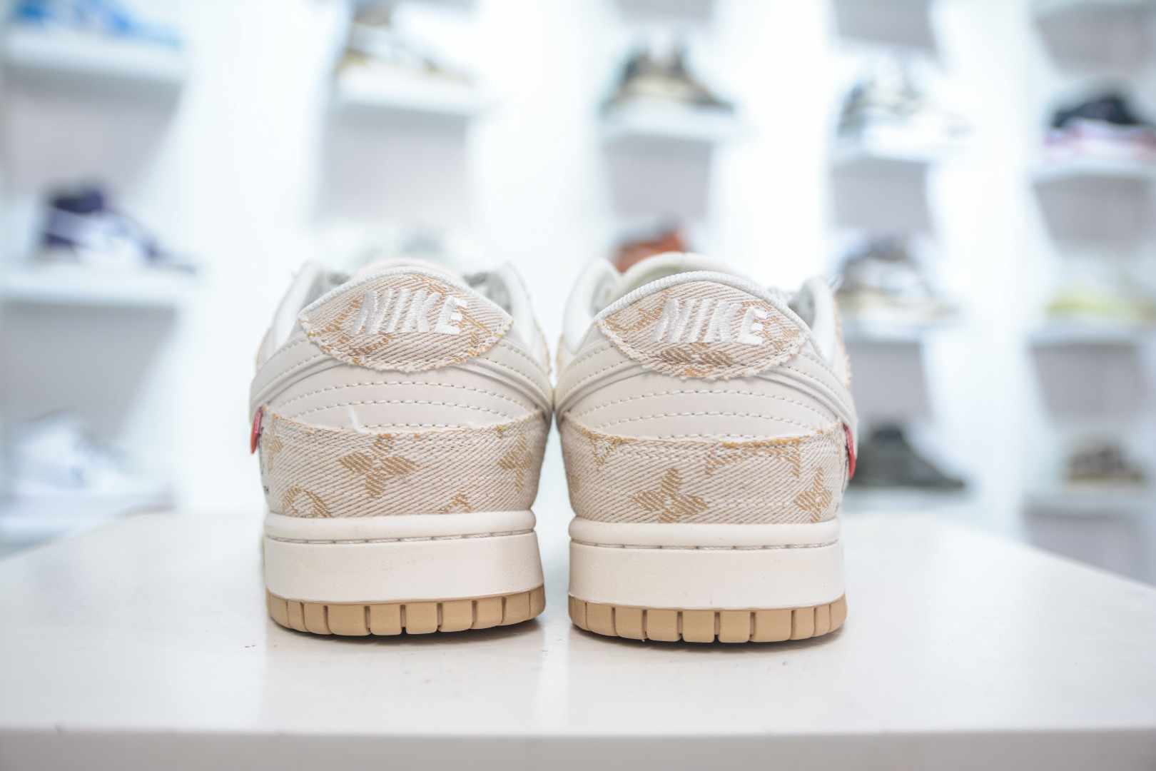 Nike SB Dunk Low x Louis Vuitton White Yellow Denim Shoes 2 cmp i1753199421327 5998 0 1
