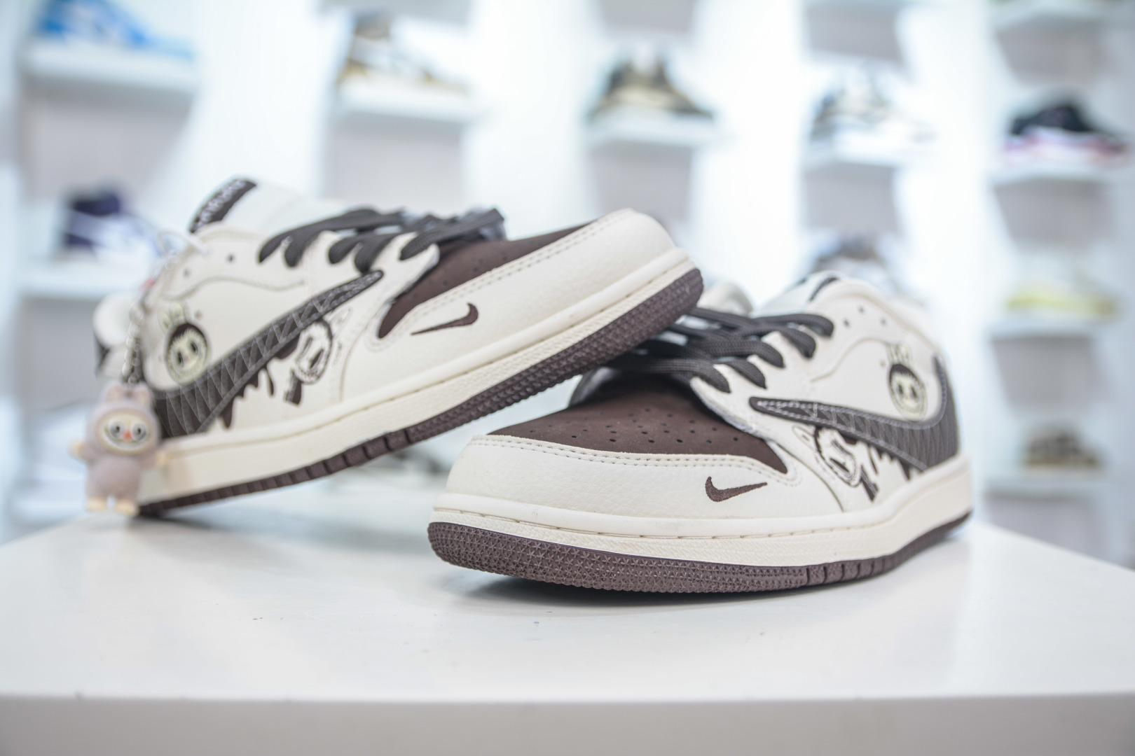 Air Jordan AJ1 Low X LABUBU 低帮联名拉布布-白棕 XS2025-051
