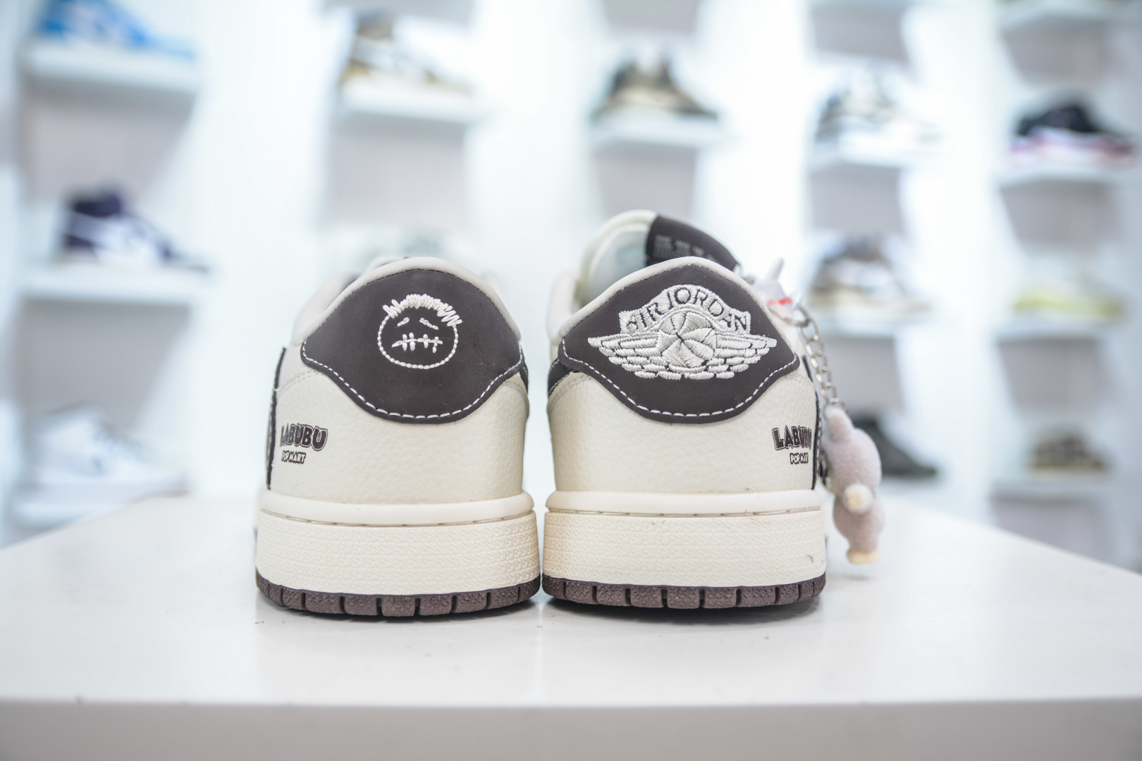 Air Jordan AJ1 Low X LABUBU 低帮联名拉布布-白棕 XS2025-051