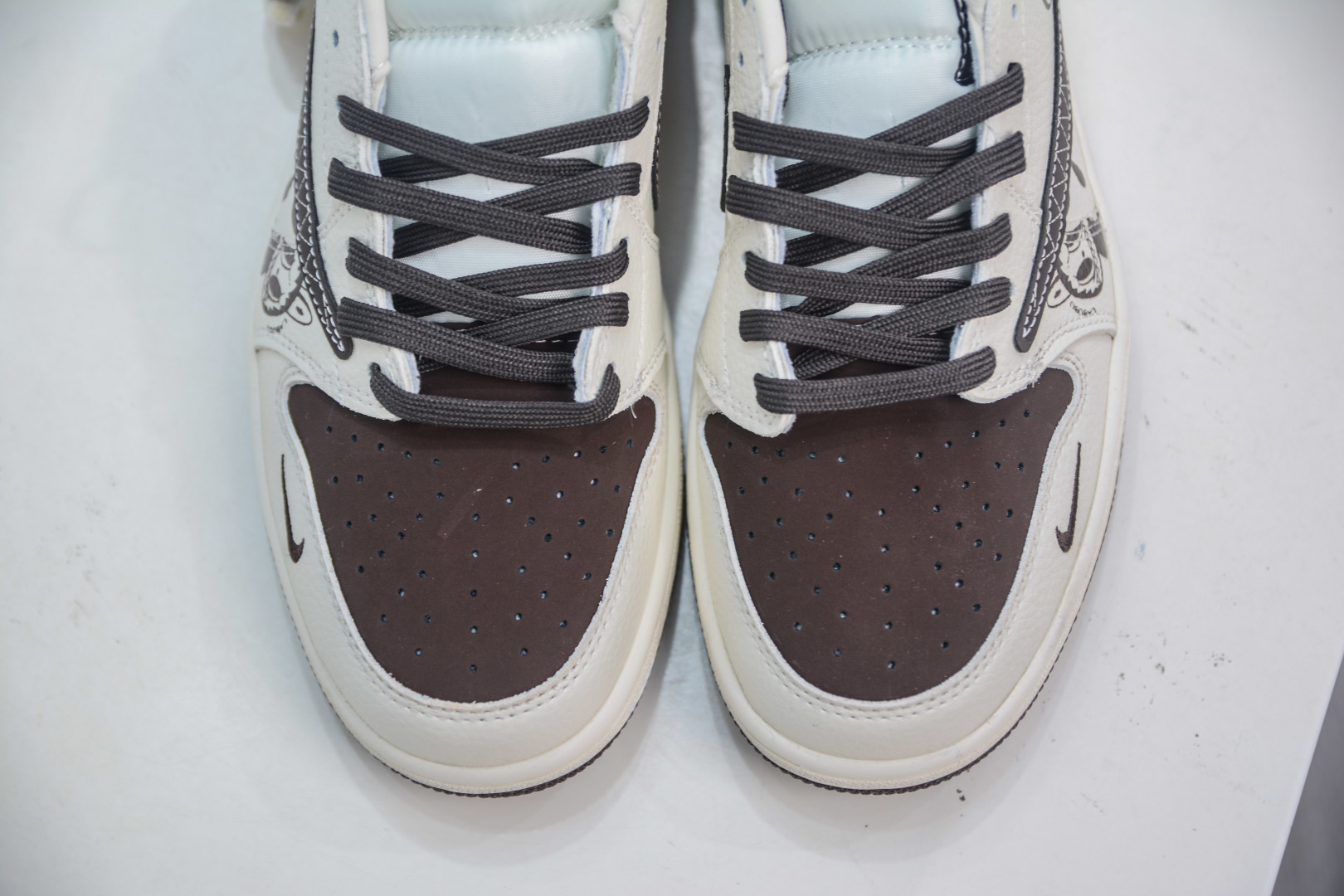 Air Jordan AJ1 Low X LABUBU 低帮联名拉布布-白棕 XS2025-051