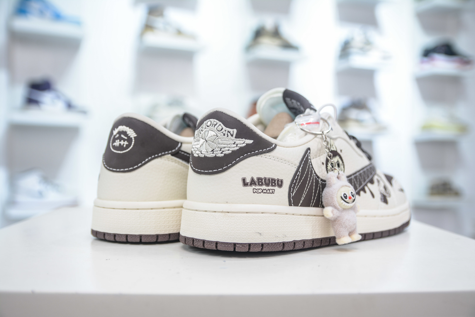 Air Jordan AJ1 Low X LABUBU 低帮联名拉布布-白棕 XS2025-051