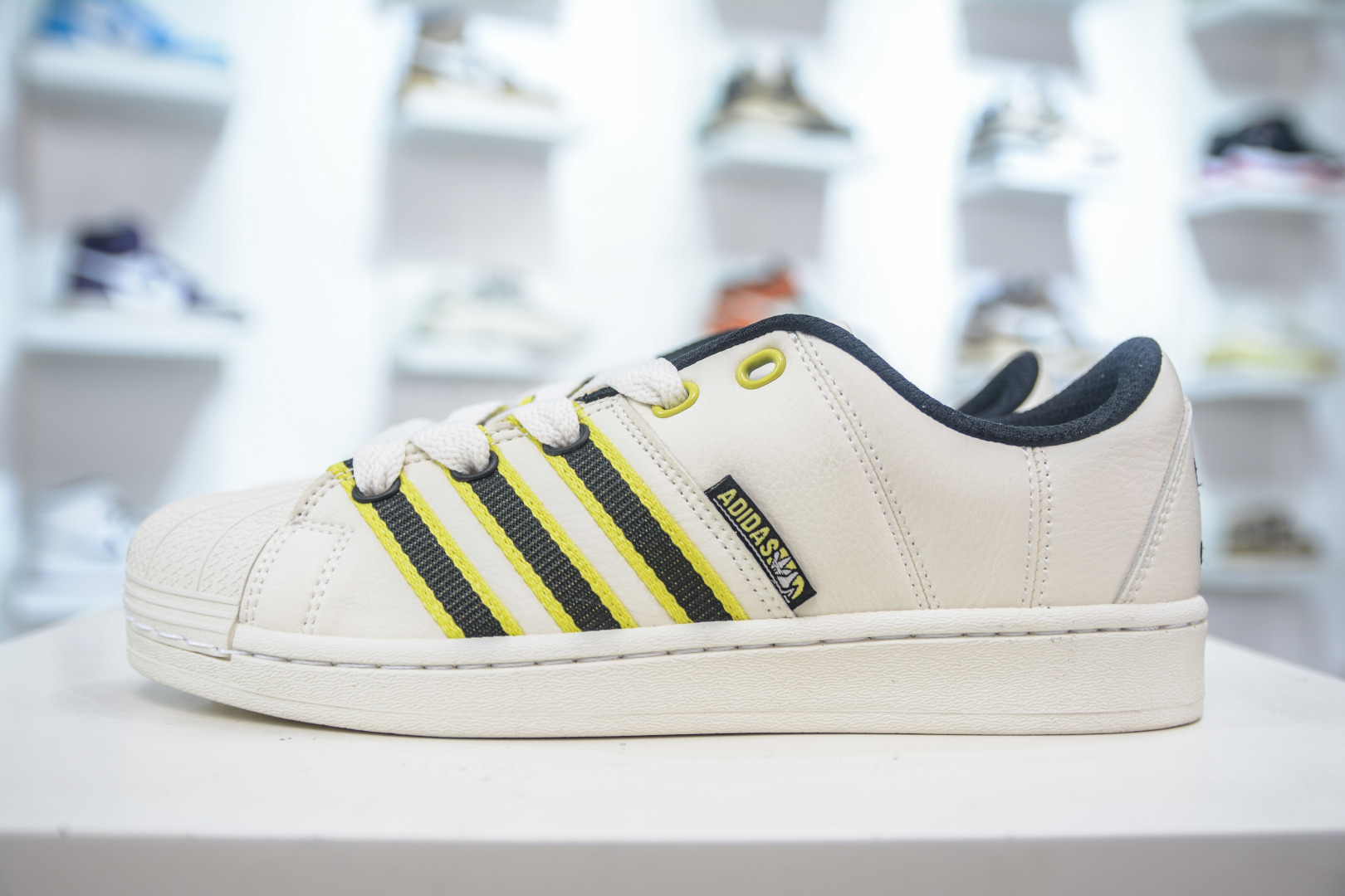 Adidas Originals Superstar Supermodified: Premium Leather, Iconic Shell Toe Design 1 cmp i1753367399072 5209 0 0