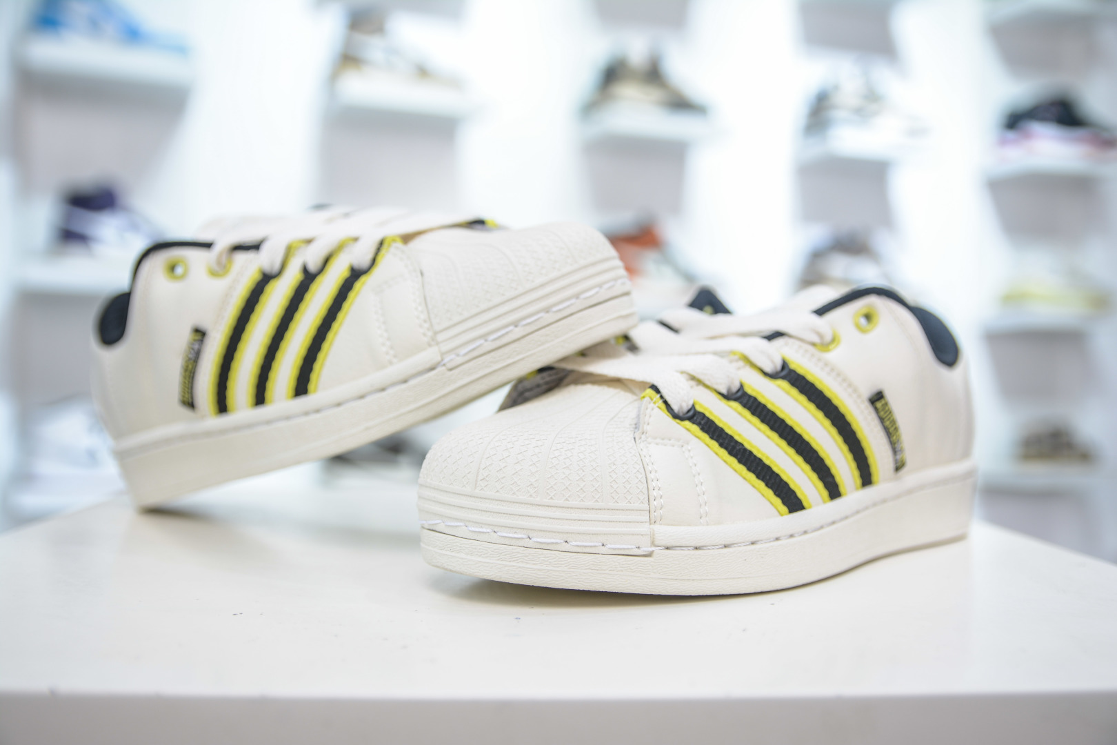 Adidas Originals Superstar Supermodified: Premium Leather, Iconic Shell Toe Design 4 cmp i1753367401732 1634 0 3