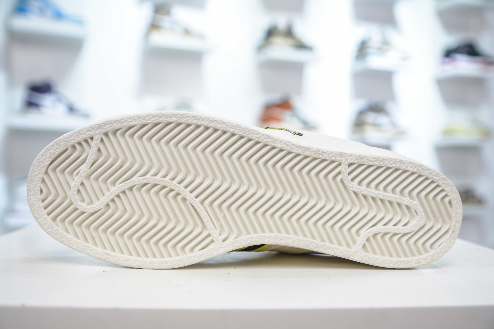 Adidas Originals Superstar Supermodified: Premium Leather, Iconic Shell Toe Design 5 cmp i1753367401732 9541 0 4