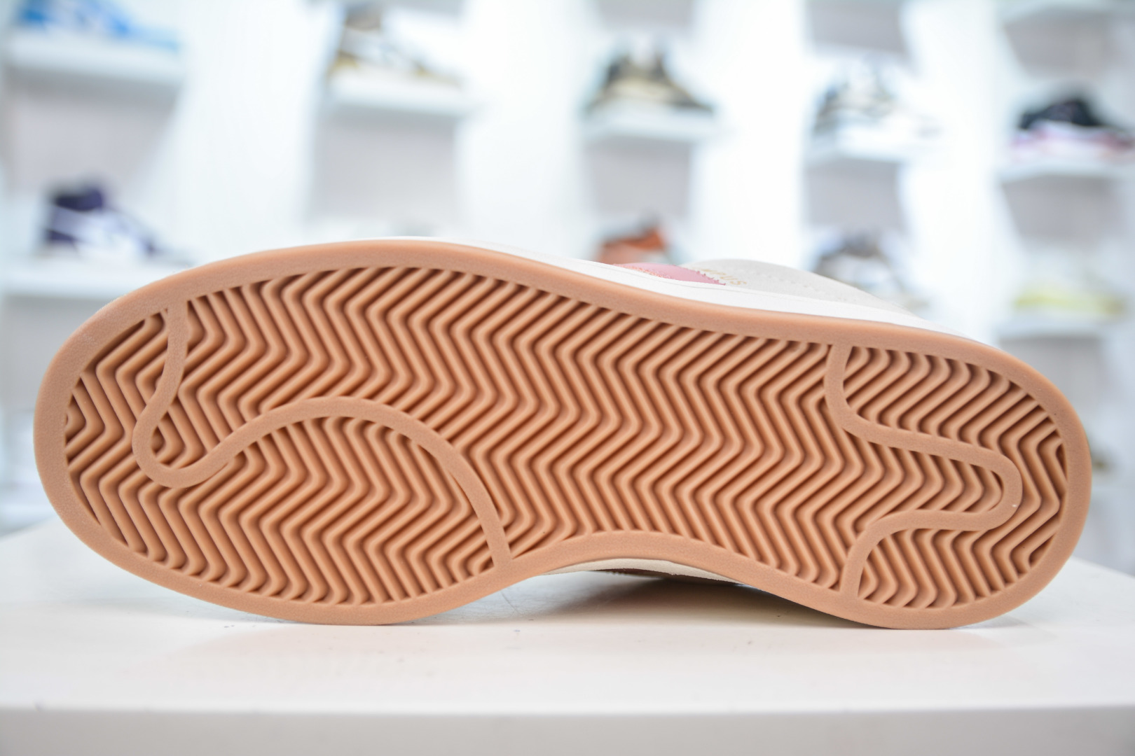 Adidas Originals Campus 00s: Vintage-Inspired Low-Top Sneakers - Pink/Beige 5 cmp i1753367458693 7057 0 4