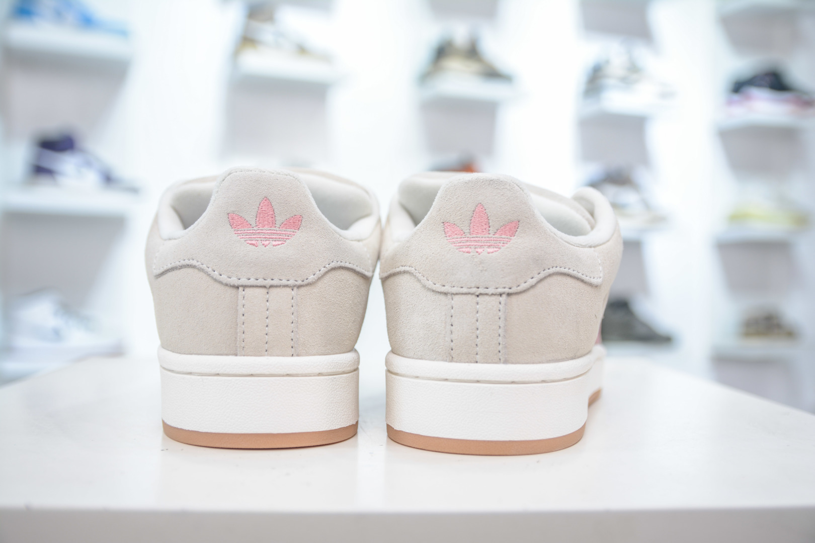 Adidas Originals Campus 00s: Vintage-Inspired Low-Top Sneakers - Pink/Beige 2 cmp i1753367459351 4547 0 1
