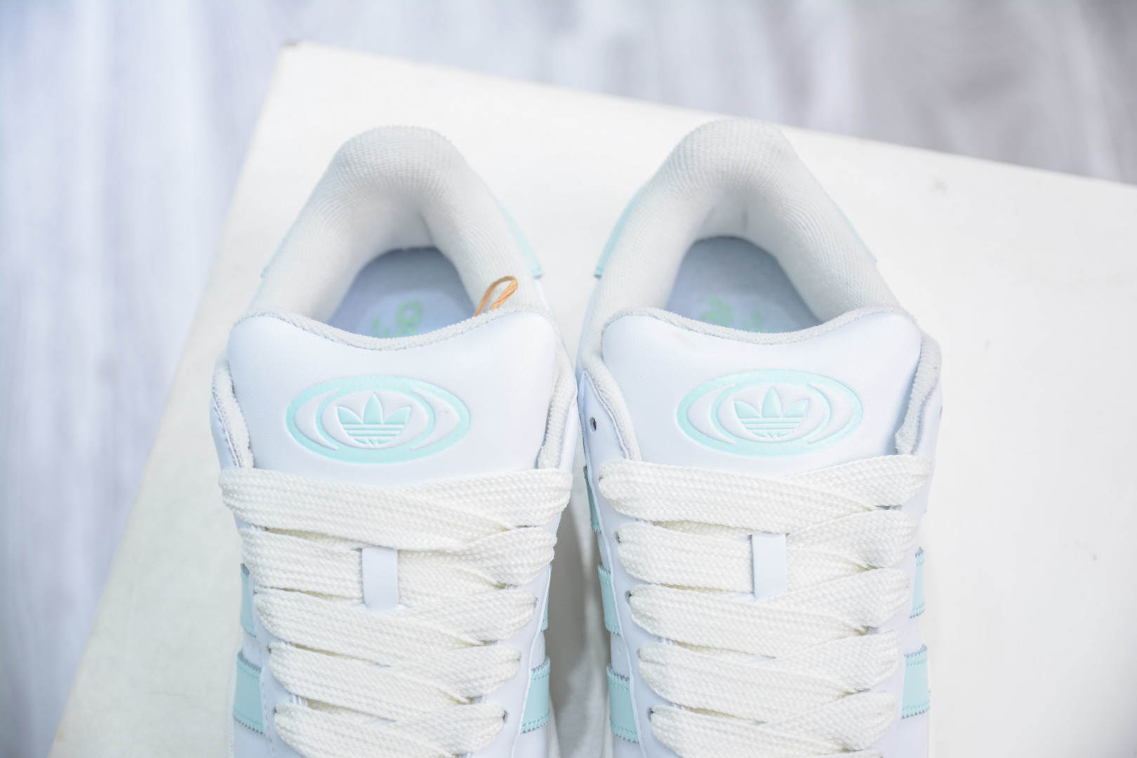 Adidas Originals Campus 00s - Classic Retro Low-Top Sneakers - Light Blue 9 cmp i1753367504637 176 0 7