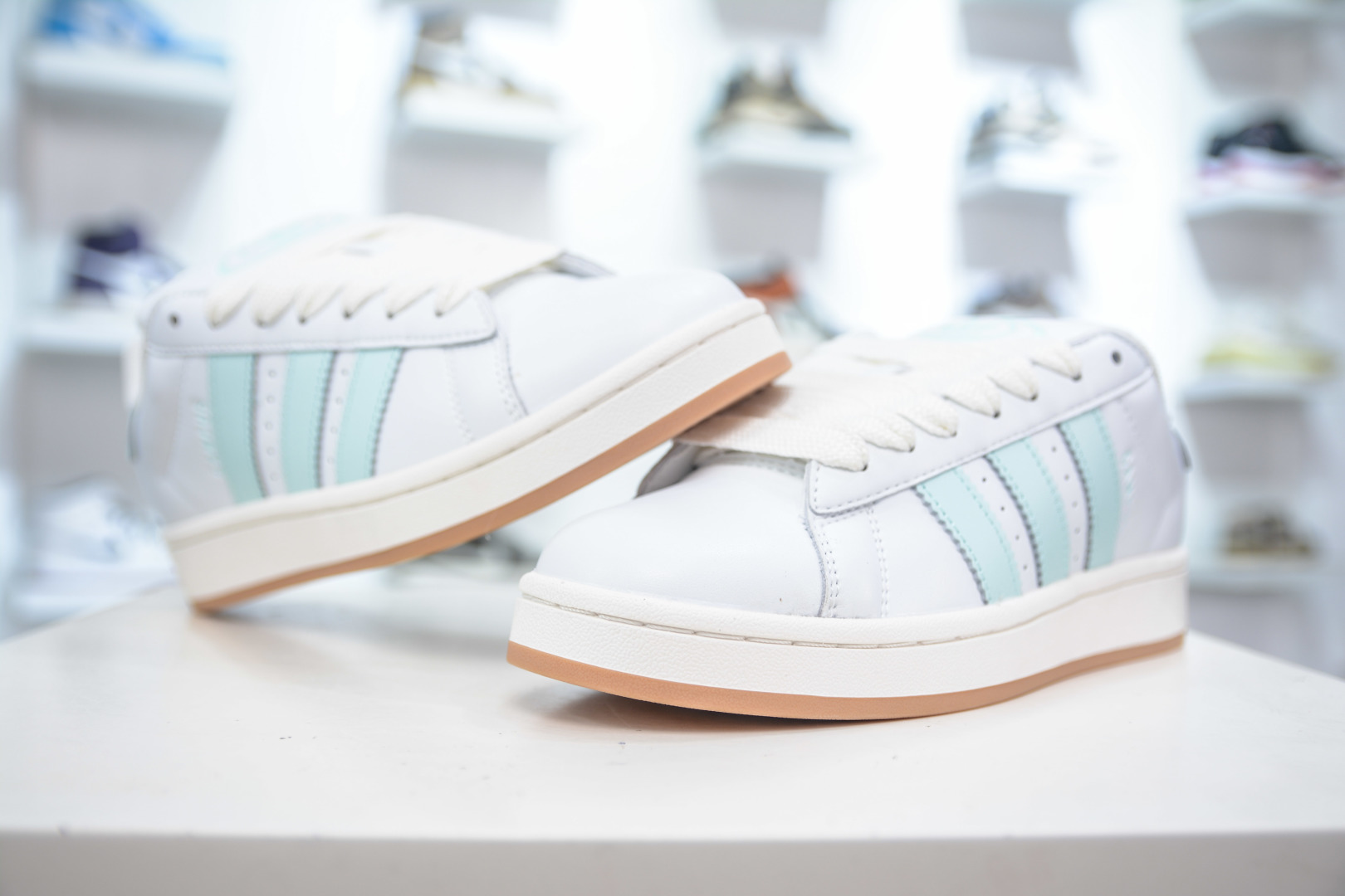 Adidas Originals Campus 00s - Classic Retro Low-Top Sneakers - Light Blue 5 cmp i1753367504639 3314 0 3