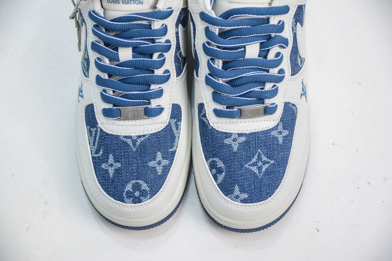 Louis Vuitton x Nike Air Force 1 White Blue Denim Sneakers Size 36-45 10 cmp i1753367603271 4792 0 8
