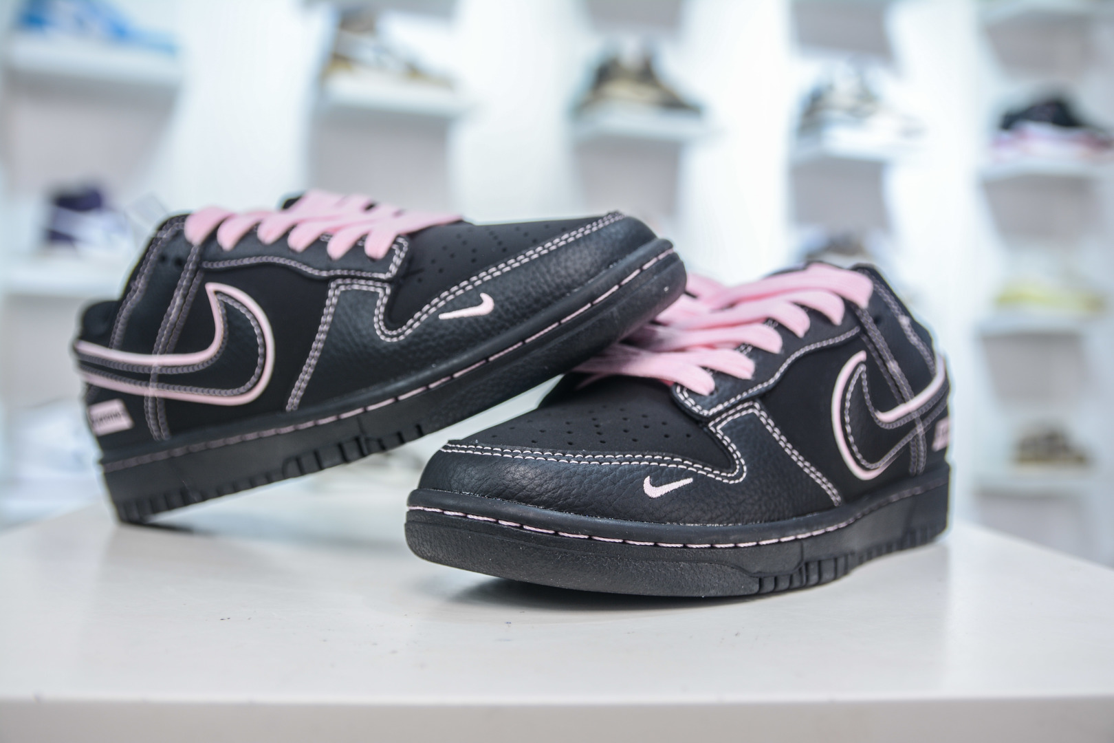 Nike SB Dunk Low x Supreme Black Pink - Premium Quality, Original Materials 4 cmp i1753367901926 8937 0 3