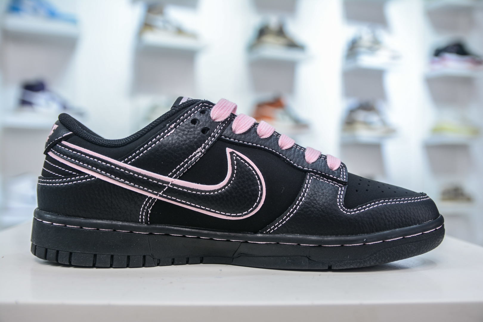 Nike SB Dunk Low x Supreme Black Pink - Premium Quality, Original Materials 3 cmp i1753367901926 9215 0 2
