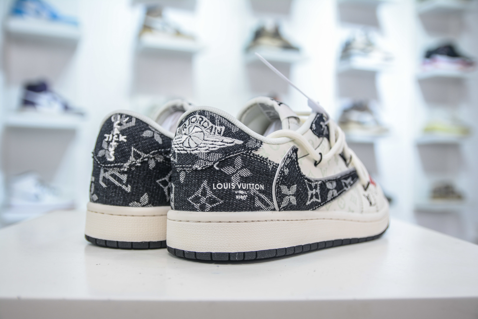 Travis Scott x Nike Air Jordan 1 Low x Louis Vuitton - Limited Edition Sneakers 7 cmp i1753367951159 6176 0 5