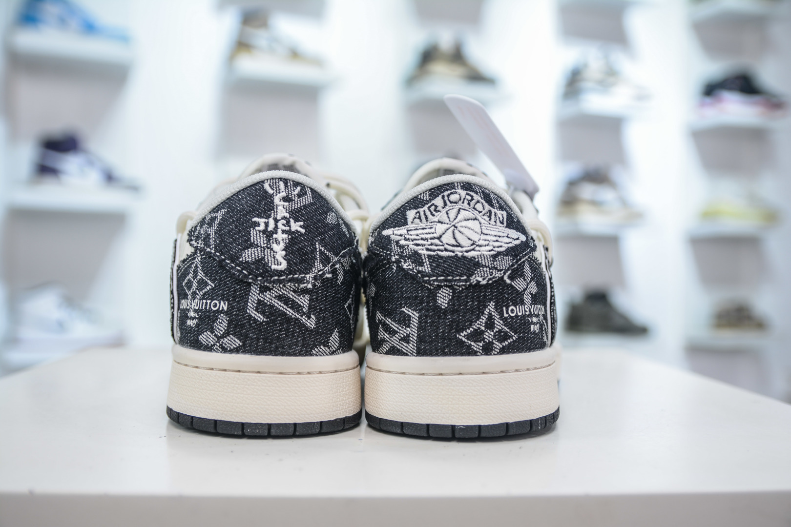 Travis Scott x Nike Air Jordan 1 Low x Louis Vuitton - Limited Edition Sneakers 3 cmp i1753367951165 125 0 1