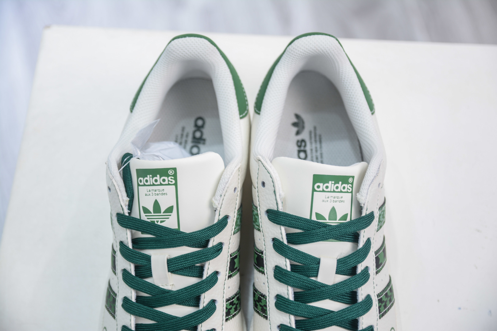 Adidas Originals Superstar x Gucci "Shelltoe" Classic Retro Sneakers 9 cmp i1753367997959 4933 0 7
