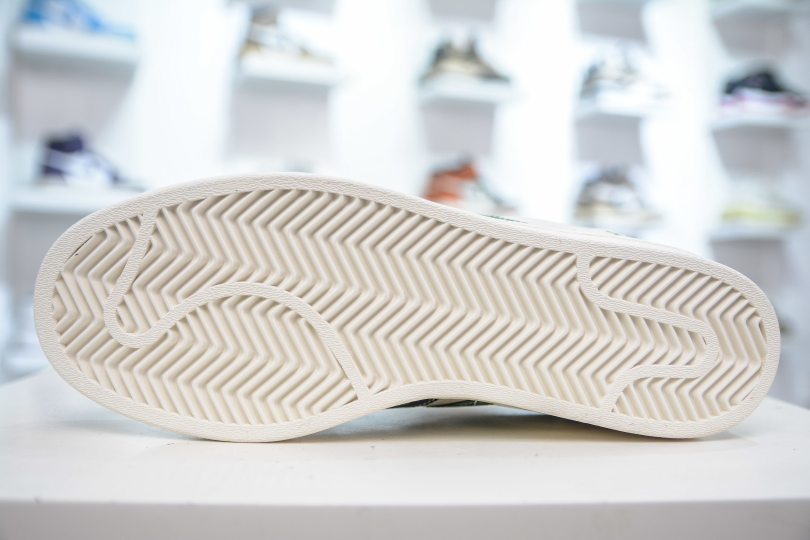 Adidas Originals Superstar x Gucci "Shelltoe" Classic Retro Sneakers 6 cmp i1753367997960 1050 0 4