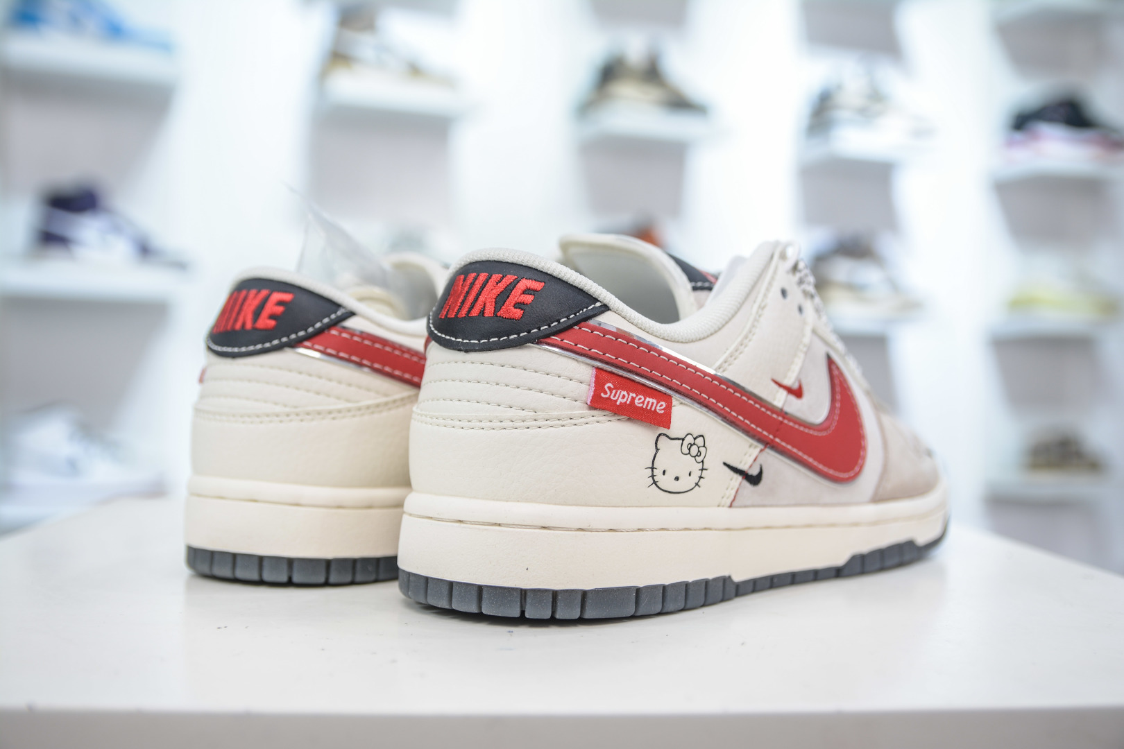 Nike SB Dunk Low x Supreme 'Hello Kitty' Collaboration Sneakers - Limited Edition 7 cmp i1753368085812 1842 0 5