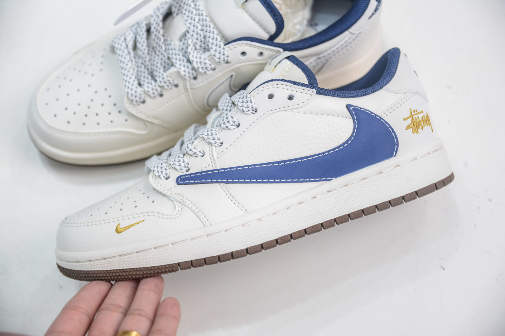 Travis Scott x Nike Air Jordan 1 Low x Stussy - White Blue Gold 7 cmp i1753368241017 3403 0 6