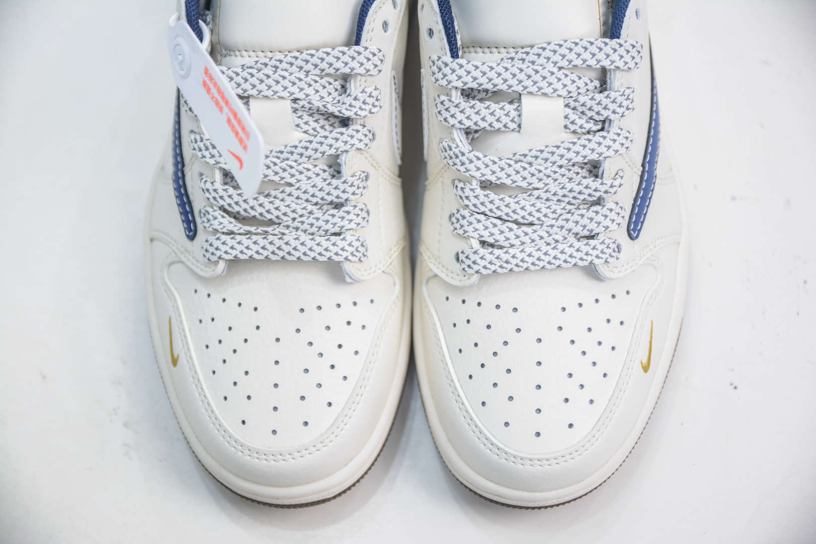 Travis Scott x Nike Air Jordan 1 Low x Stussy - White Blue Gold 9 cmp i1753368241018 6007 0 8