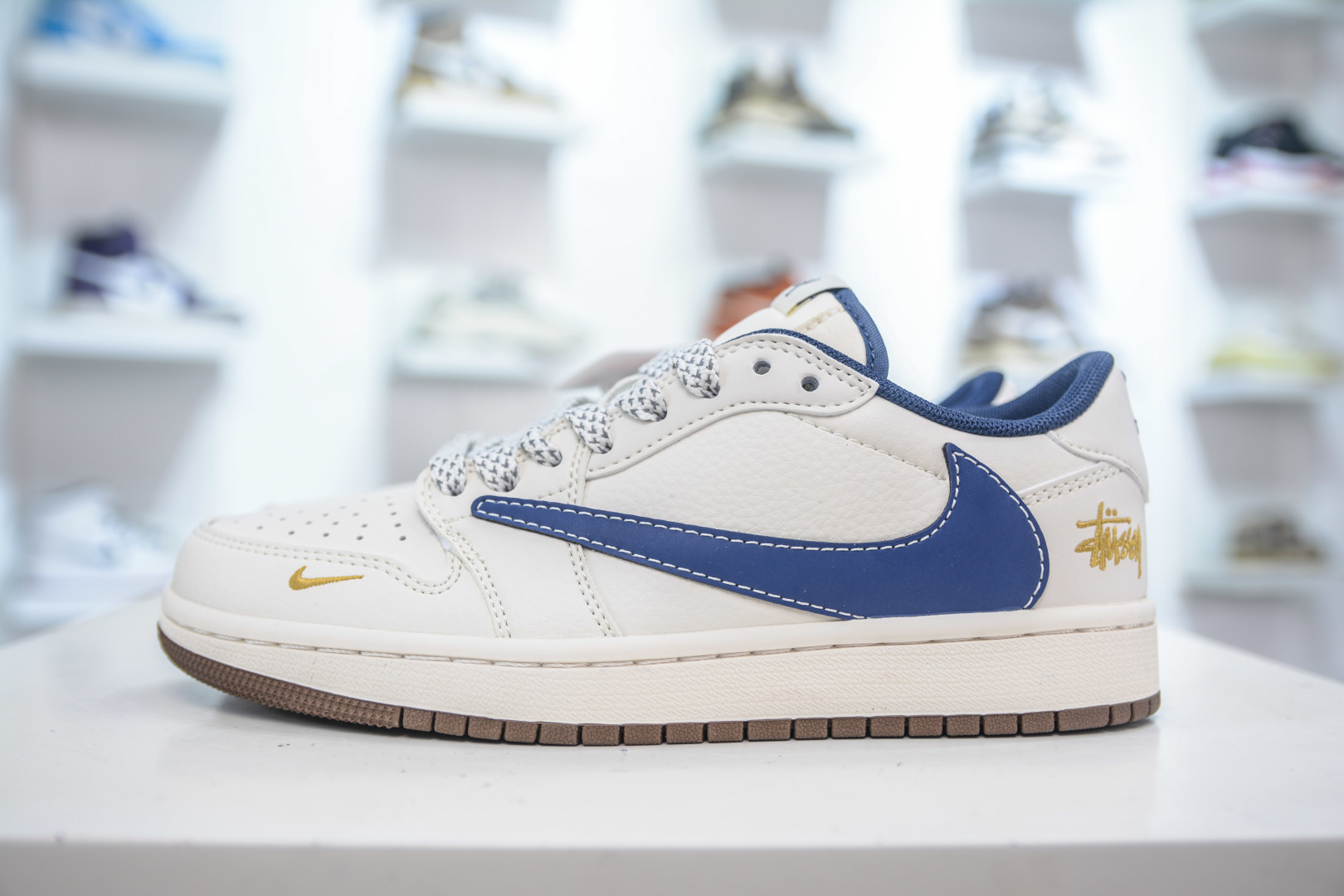 Travis Scott x Nike Air Jordan 1 Low x Stussy - White Blue Gold 1 cmp i1753368241800 2383 0 0