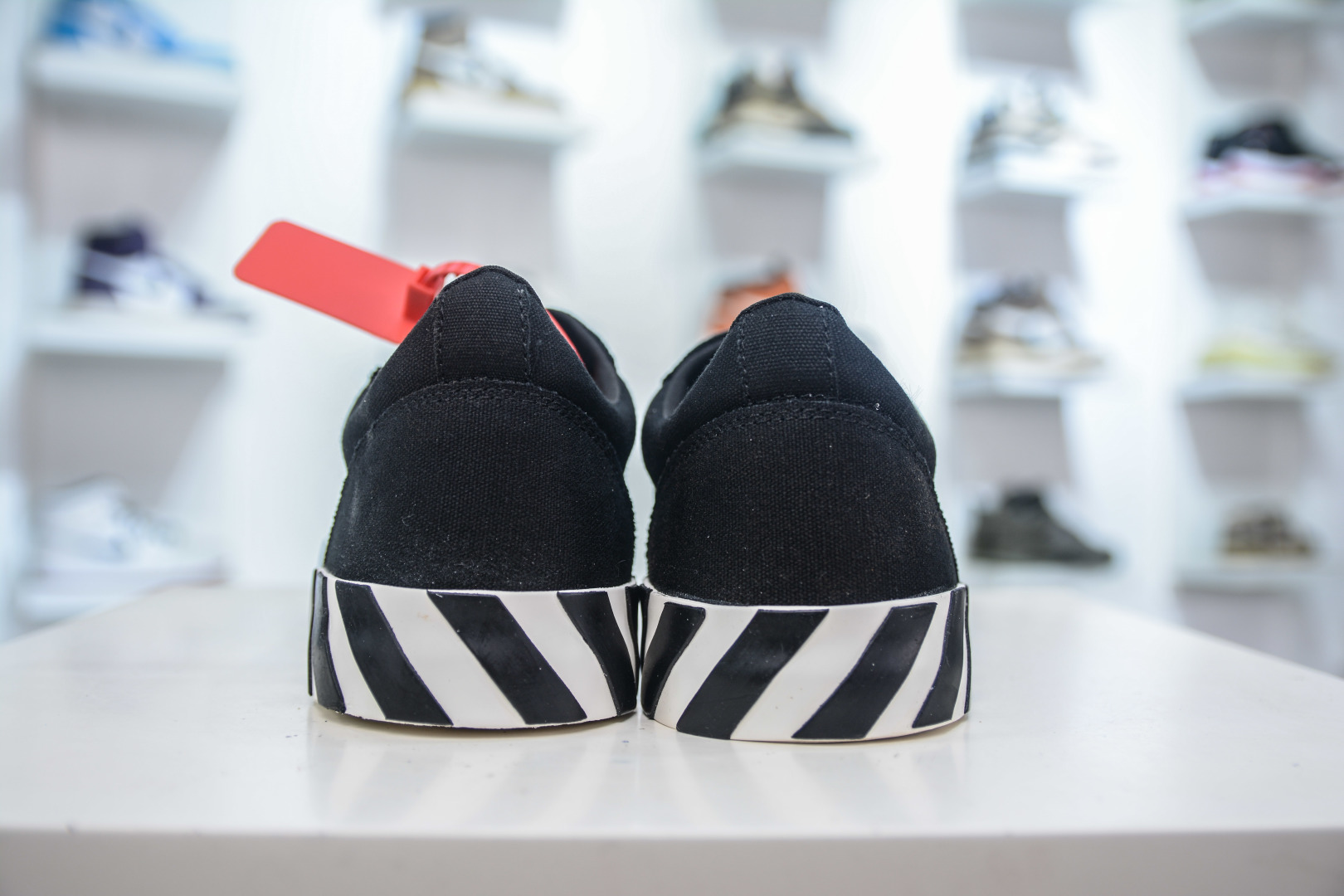 Off-White Vulc Low-Top Sneakers Black, Pink Arrow Logo, Canvas Shoes 3 cmp i1753456920045 9511 0 1