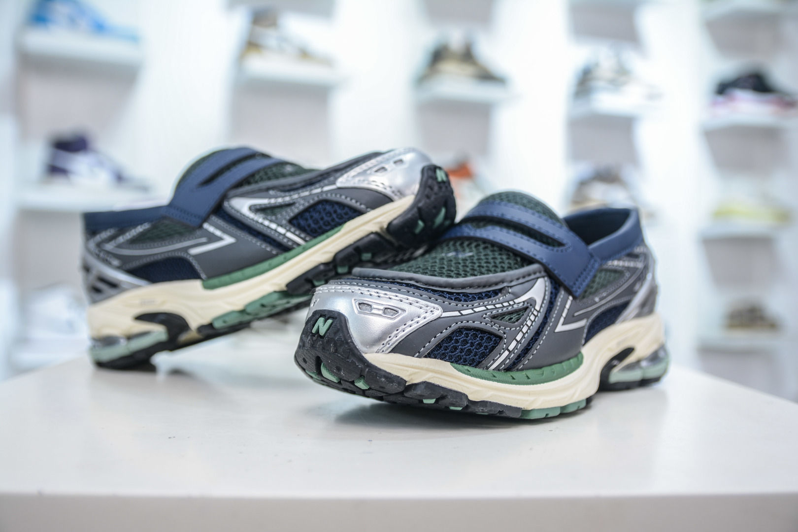 JUNYA WATANABE x New Balance 1906R Loafer: Comfortable, Stylish, and Versatile 4 cmp i1753457025454 8058 0 3