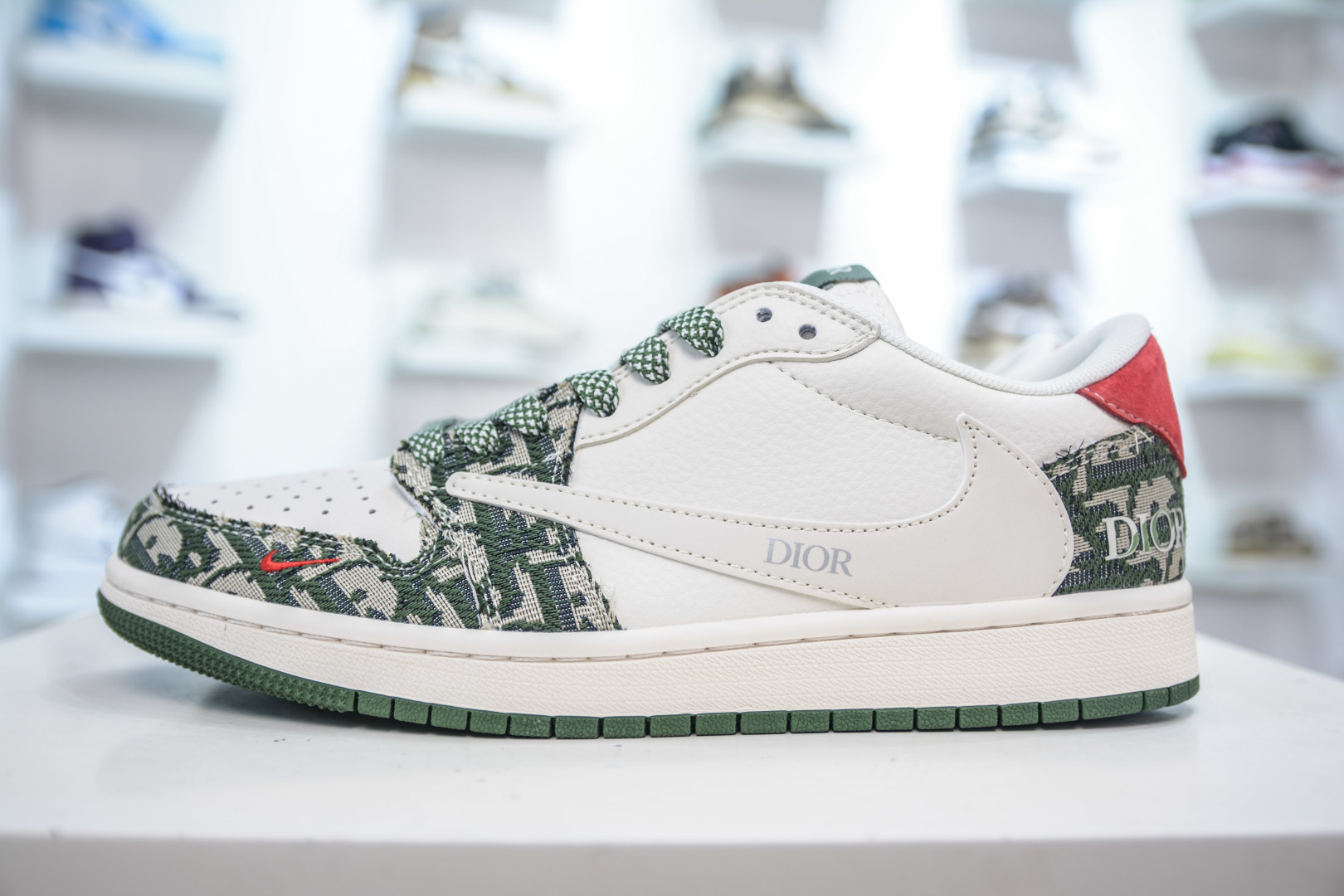 Travis Scott x Nike Air Jordan 1 Low x Dior Collab Sneakers - Limited Edition 1 cmp i1753457080563 7865 0 0