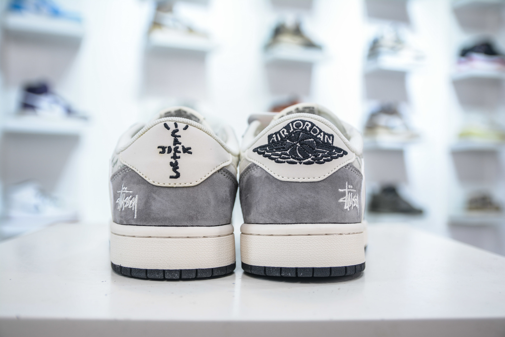 Travis Scott x Nike Air Jordan 1 Low x Stussy - Cream/Grey Sneakers 3 cmp i1753457139250 3647 0 1