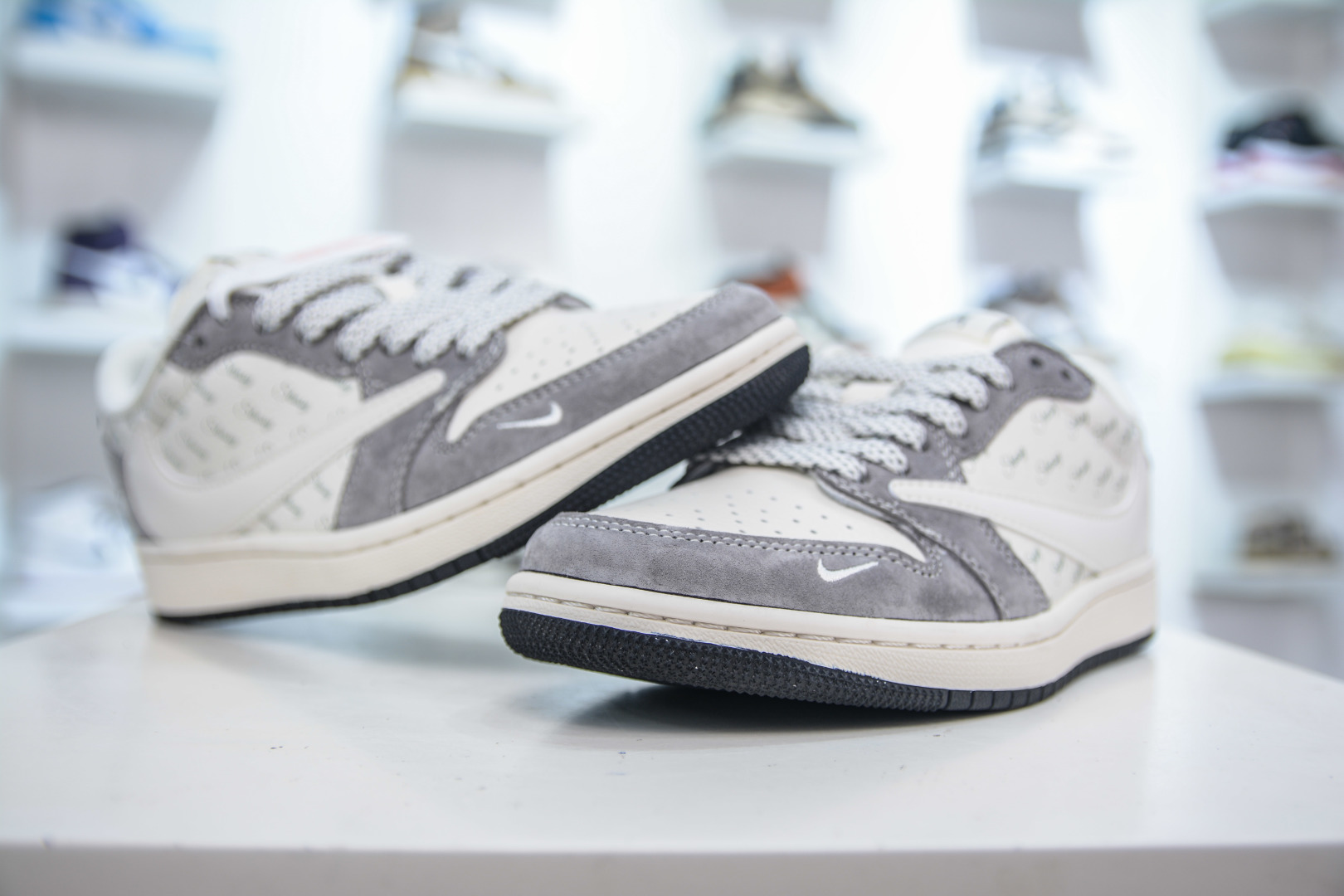 Travis Scott x Nike Air Jordan 1 Low x Stussy - Cream/Grey Sneakers 5 cmp i1753457140222 4216 0 3