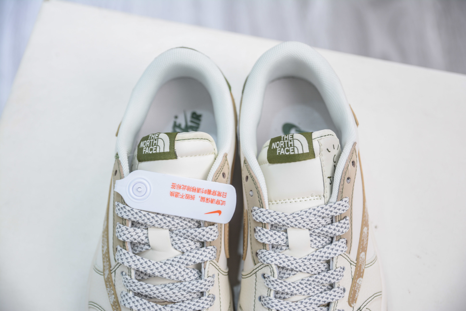 The North Face x Travis Scott x Air Jordan 1 Low乔丹1代低帮倒钩北面联名-米白卡其绿 QW5088-204
