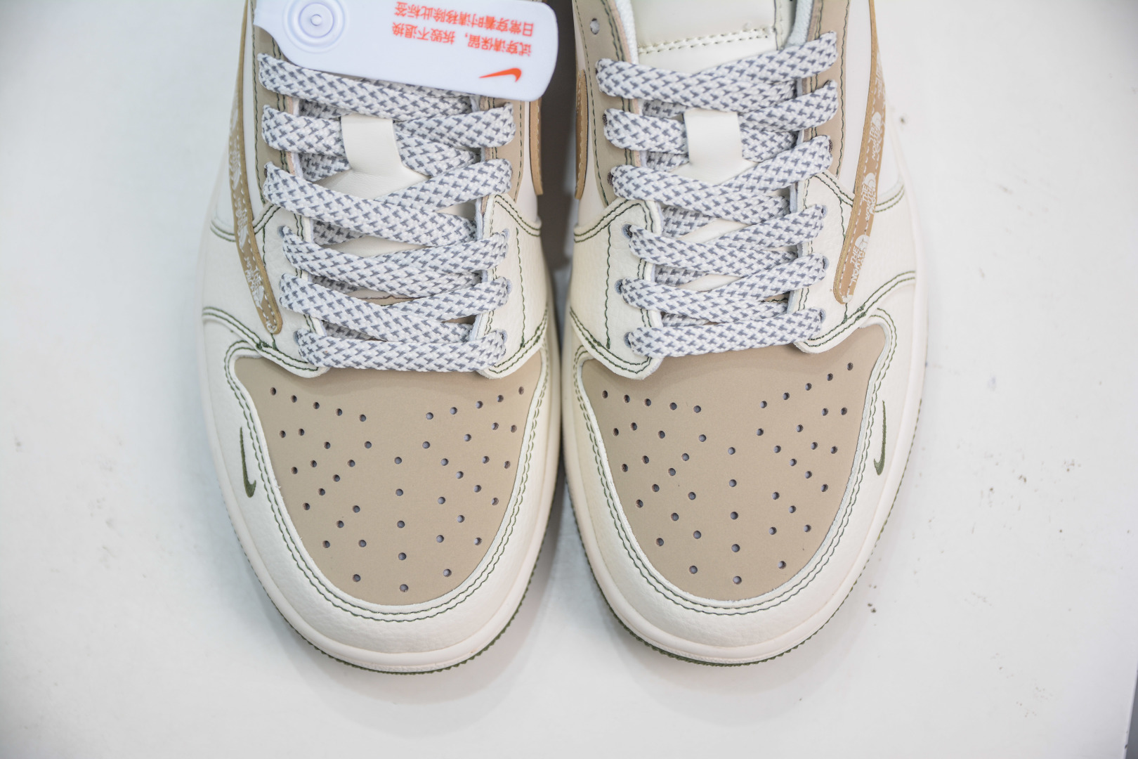 The North Face x Travis Scott x Air Jordan 1 Low乔丹1代低帮倒钩北面联名-米白卡其绿 QW5088-204