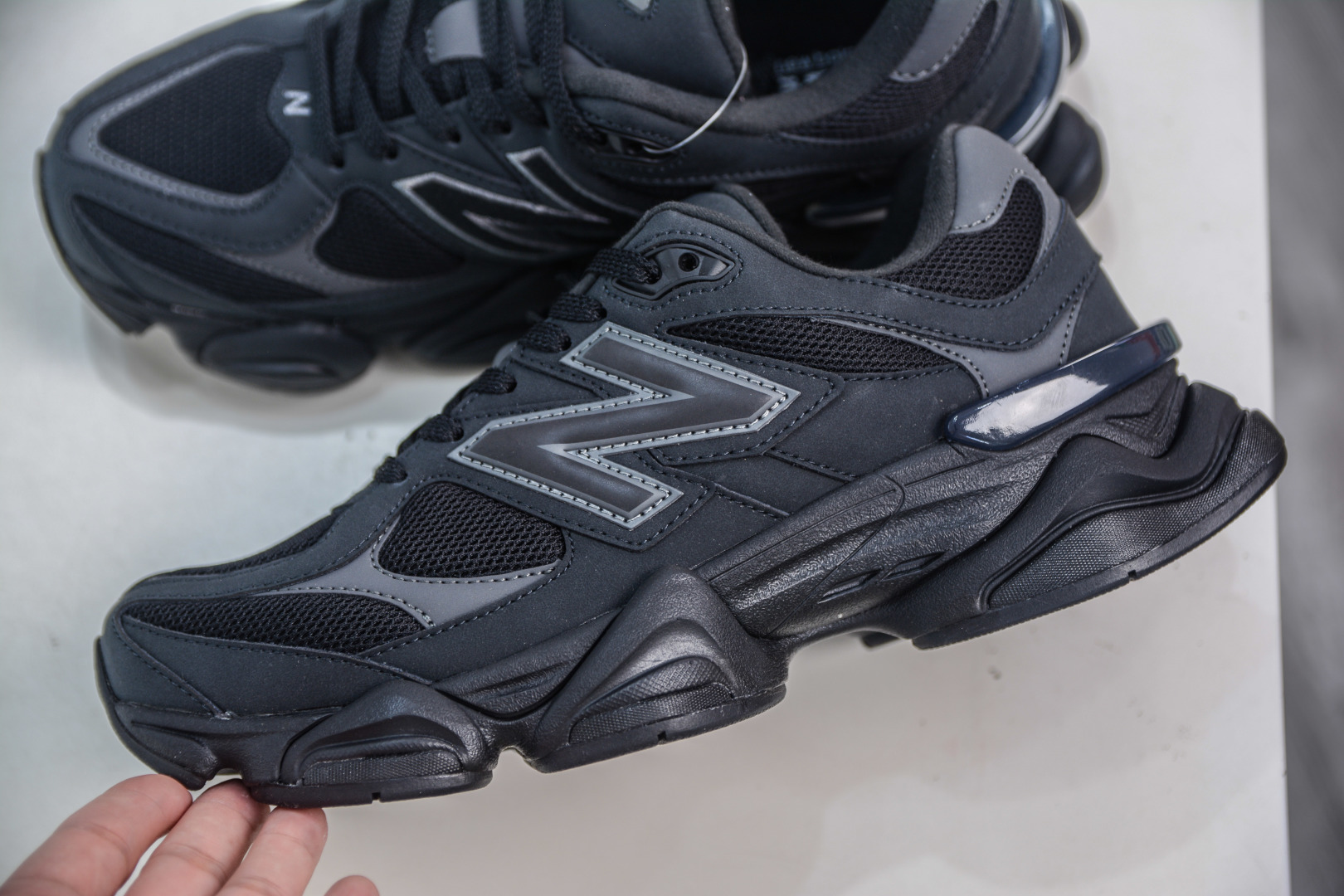 AY版纯原 New Balance NB9060系列 黑色 新百伦绒面革网布经典百搭防滑耐磨透气低帮生活休闲鞋 U9060ZGE