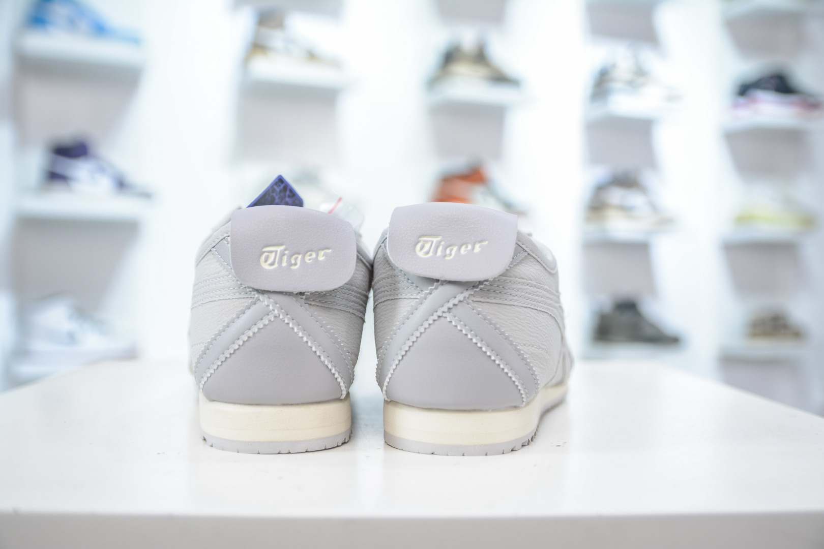Onitsuka Tiger Mexico 66 SD: Low-Top Retro Leather Sneakers - Classic Style 2 cmp i1753627577708 3944 0 1