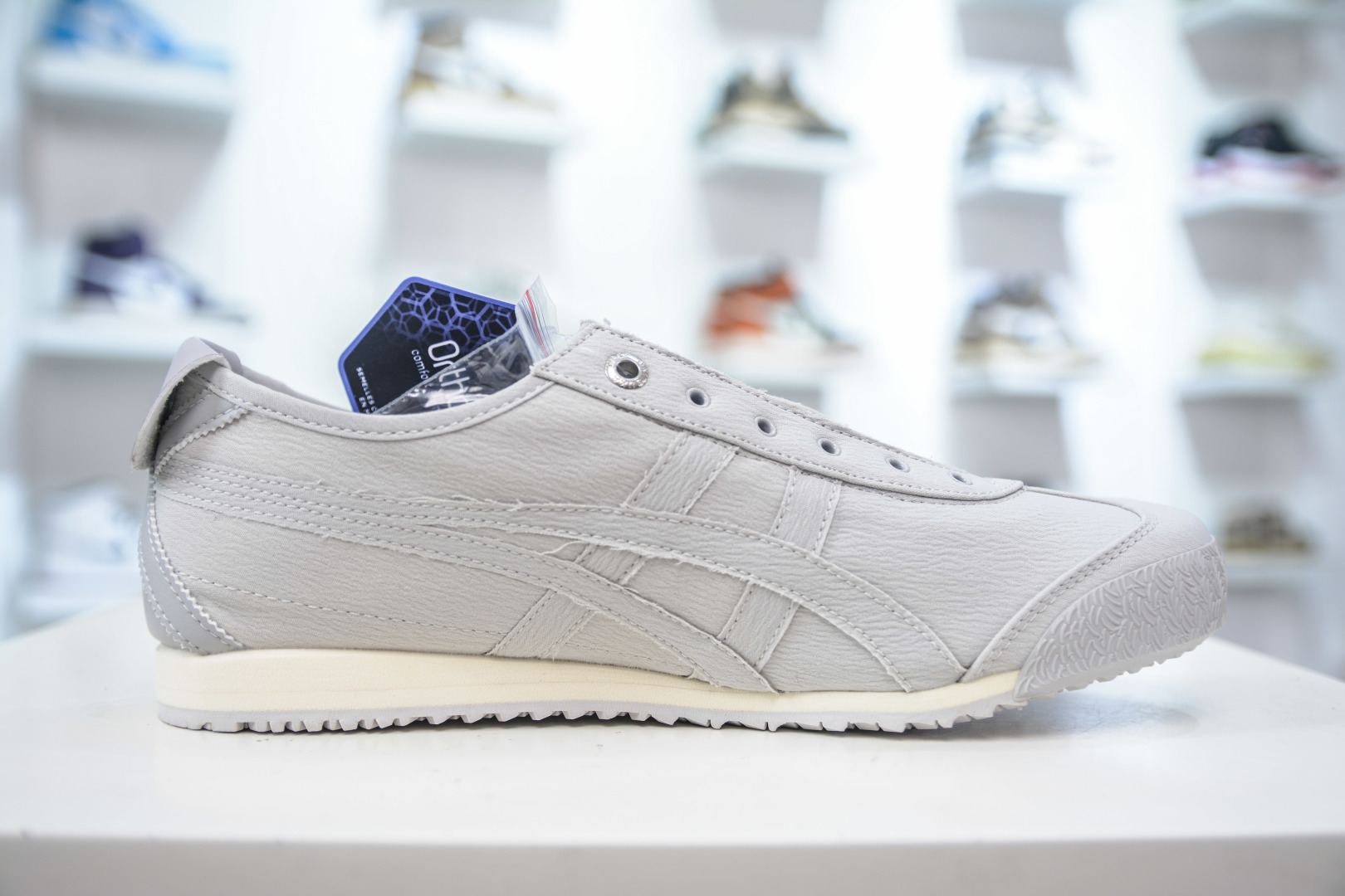 Onitsuka Tiger Mexico 66 SD: Low-Top Retro Leather Sneakers - Classic Style 3 cmp i1753627577708 8589 0 2