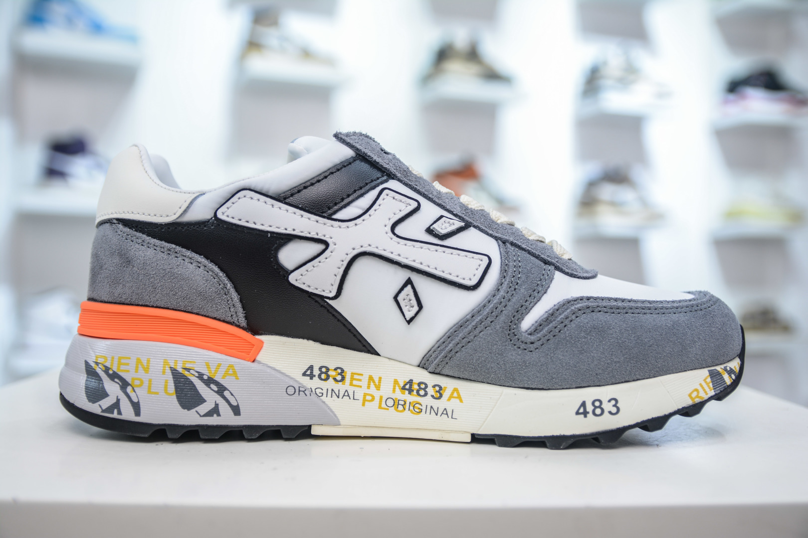 Premiata Low-Top Versatile Sneakers - Italian Luxury Craftsmanship 3 cmp i1753628541012 5580 0 2