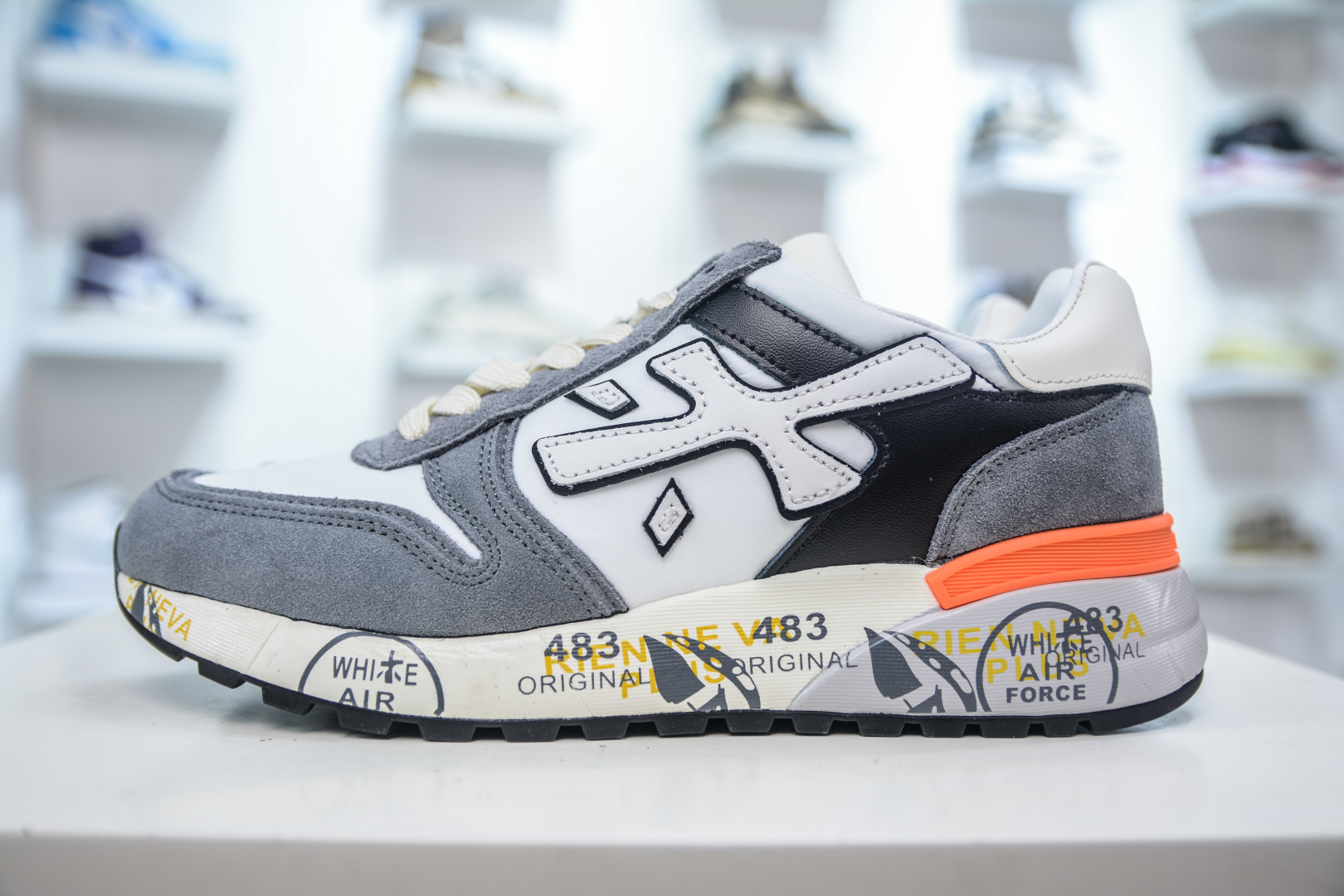 Premiata Low-Top Versatile Sneakers - Italian Luxury Craftsmanship 1 cmp i1753628541793 5437 0 0