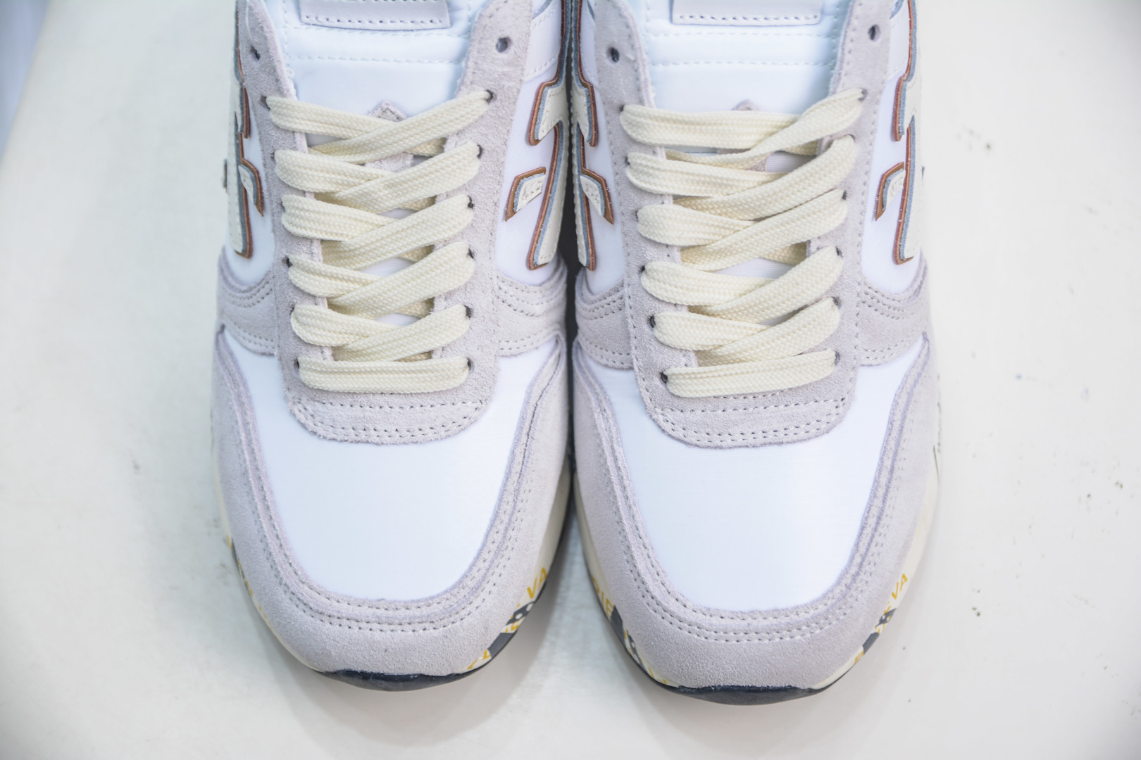 Premiata Low-Top Sneakers: Italian Craftsmanship, Versatile Style, Comfortable Fit 9 cmp i1753628587179 4446 0 8