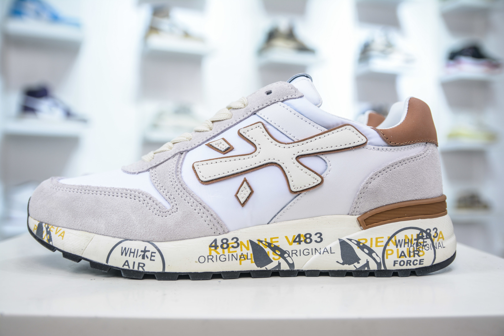 Premiata Low-Top Sneakers: Italian Craftsmanship, Versatile Style, Comfortable Fit 1 cmp i1753628588062 8678 0 0