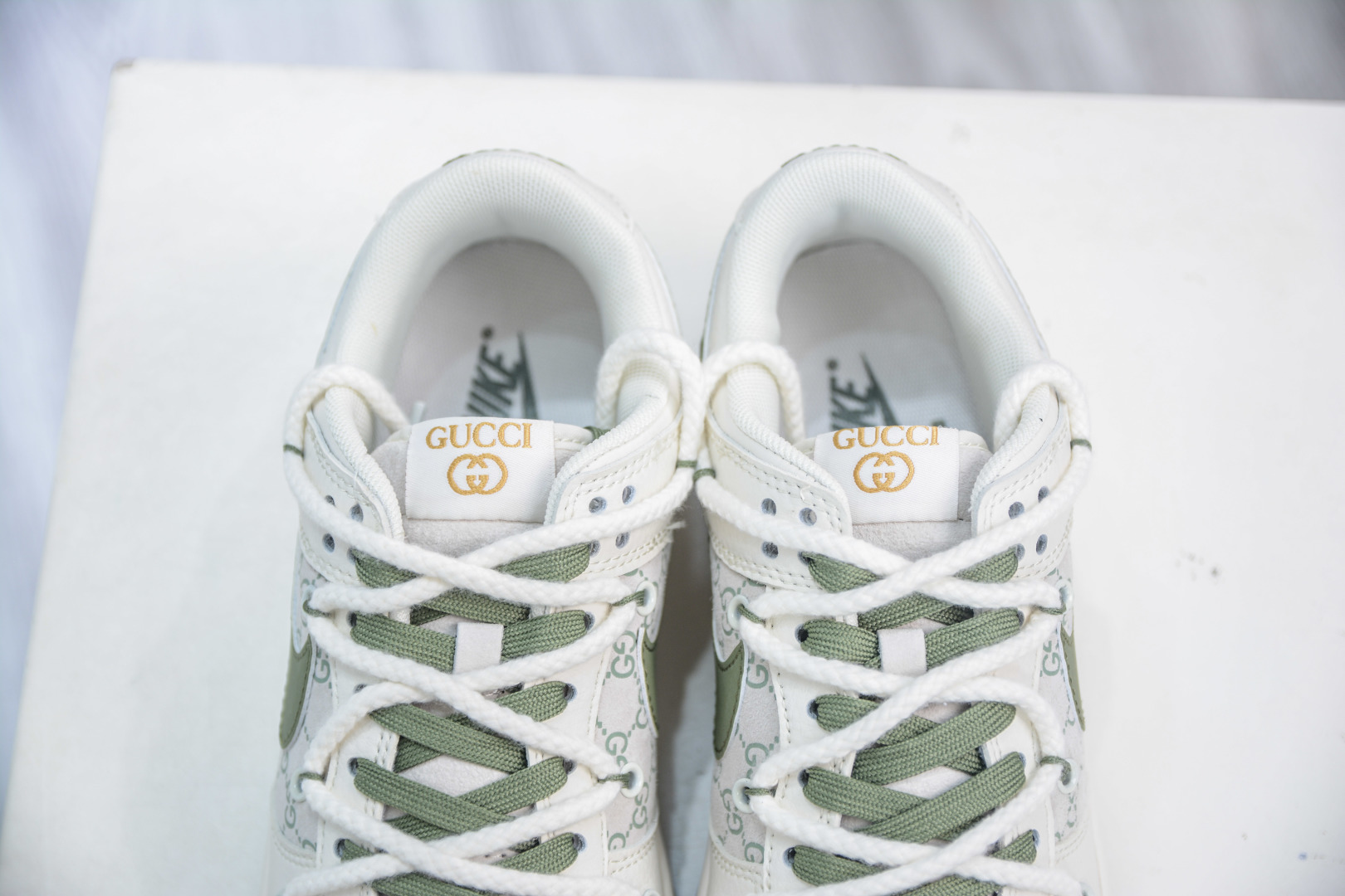 Nike SB Dunk Low x Gucci White Green Sneakers 8 cmp i1753629544393 5138 0 7